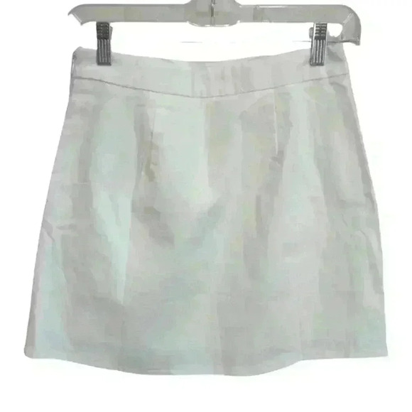 NWT Beautiful Floral Embroidered Boho Mini Skirt - Picture 3 of 6